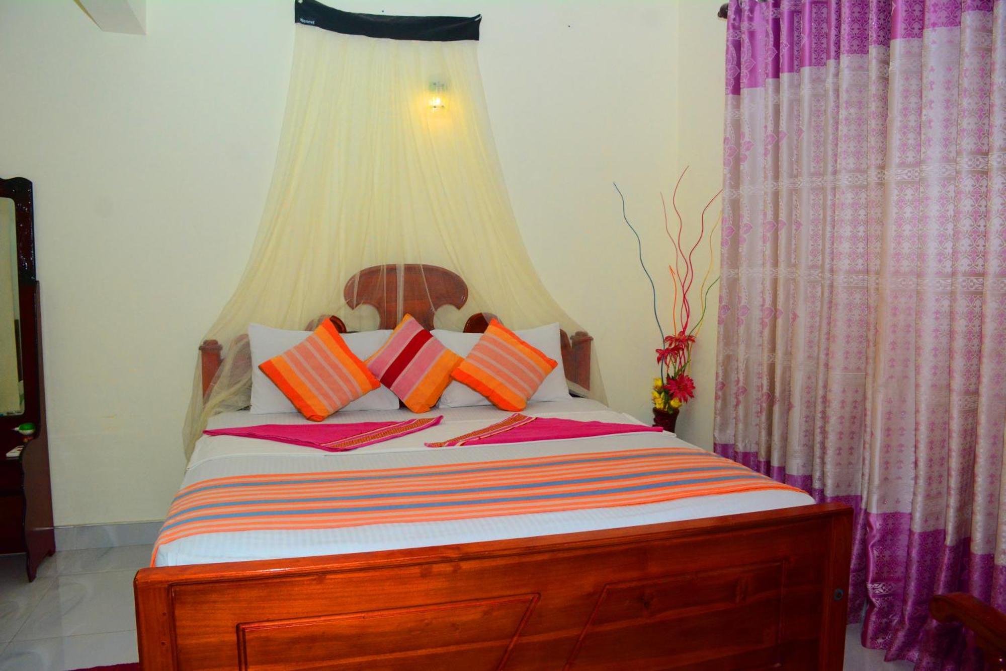 Tissa Rainbow Guest & Yala Hotel Tissamaharama Exterior photo